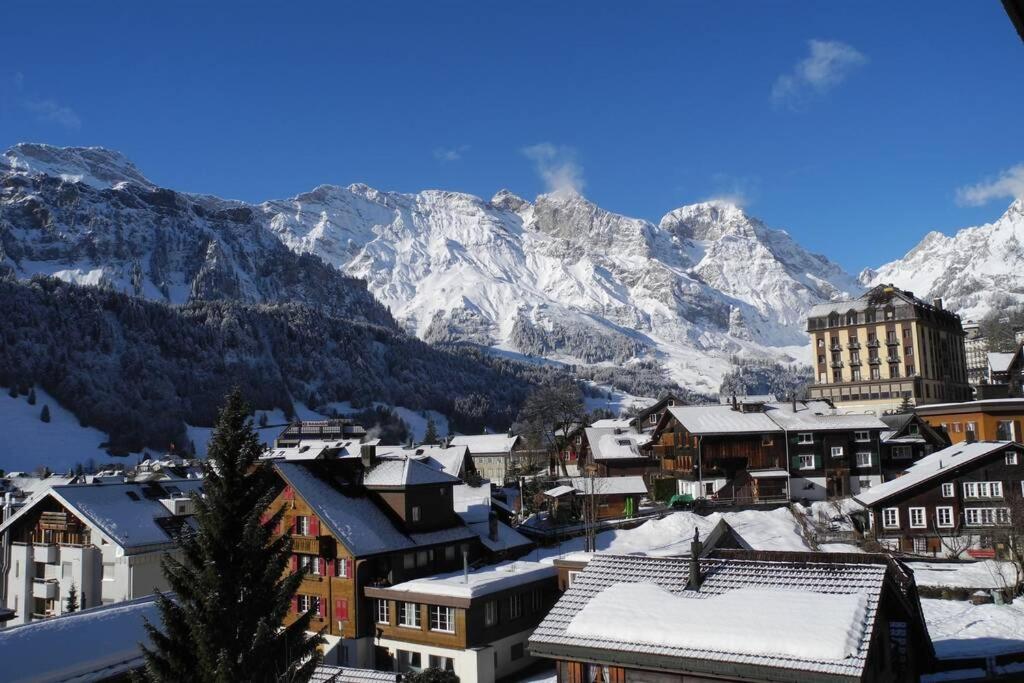 Gemütliche Dachwohnung im Chalet mit Bergblick Engelberg Exterior foto